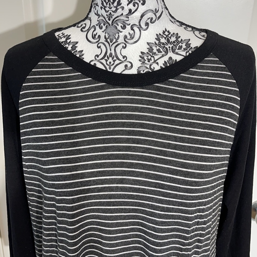 Lularoe 3XL Randy T - Picture 3 of 9